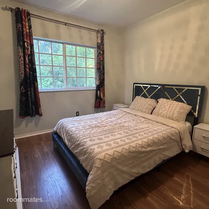 Room for rent in Lake Worth, FL $1250, house