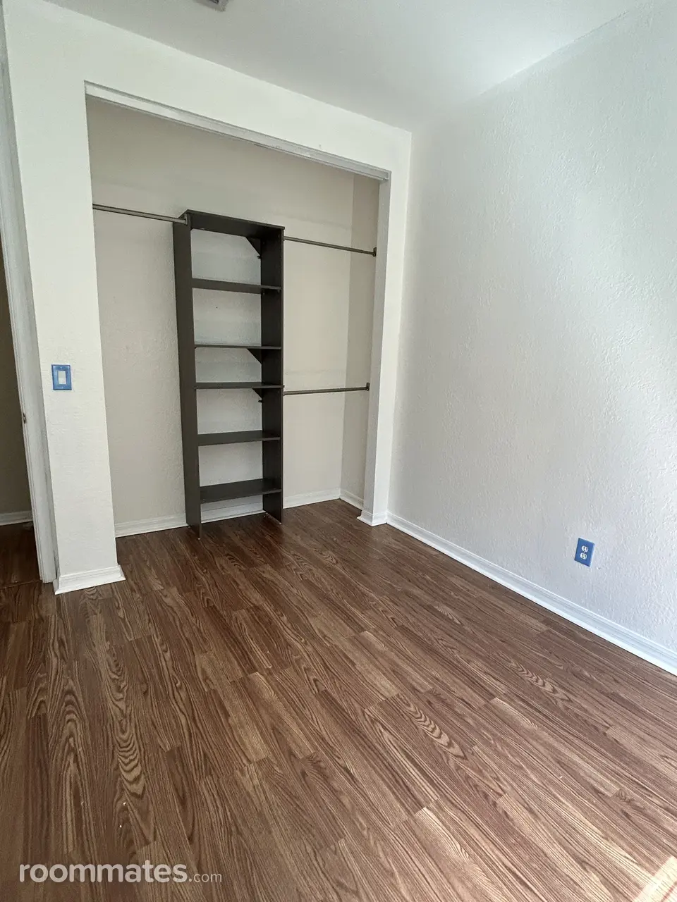 Profile photo 3 of 10