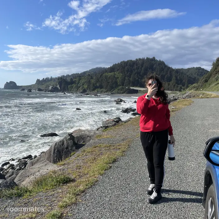 Roommate looking Vallejo, CA, $700