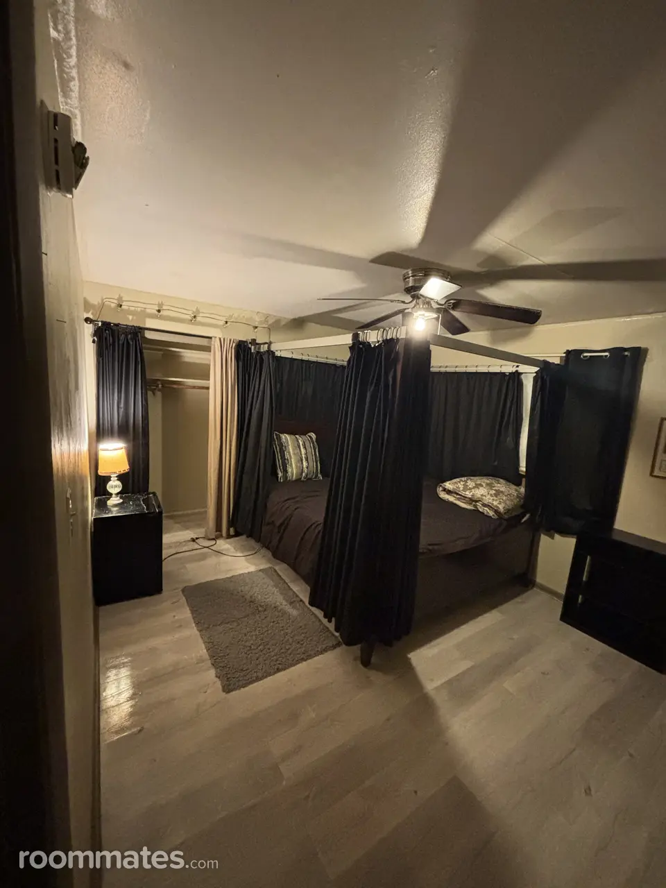 Profile photo 3 of 4