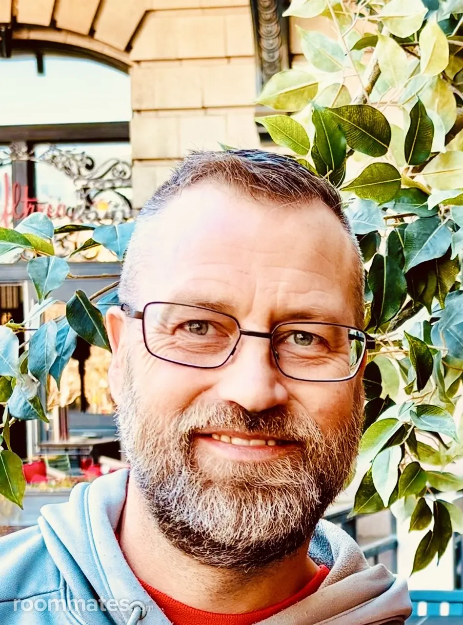 Profile photo 11 of 12