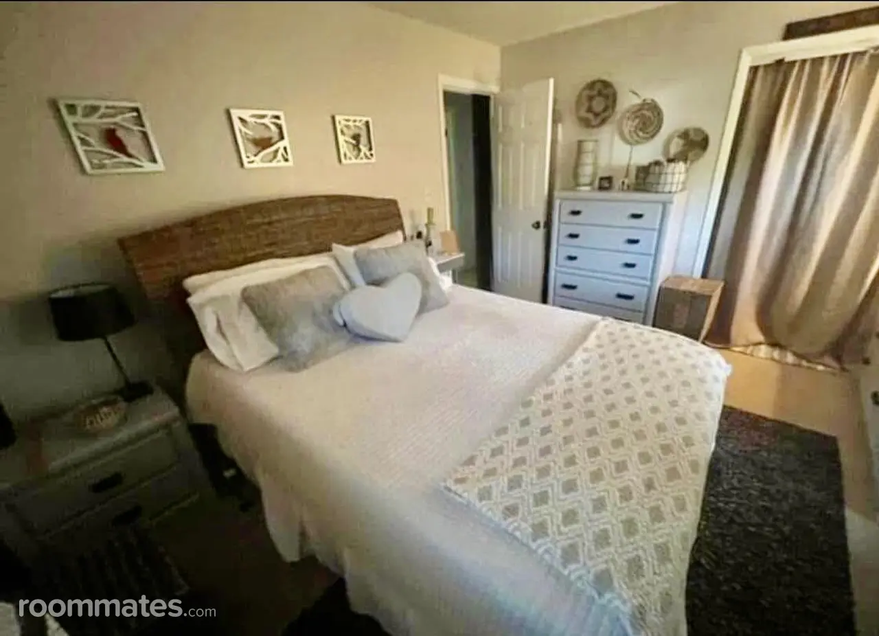 Profile photo 1 of 11