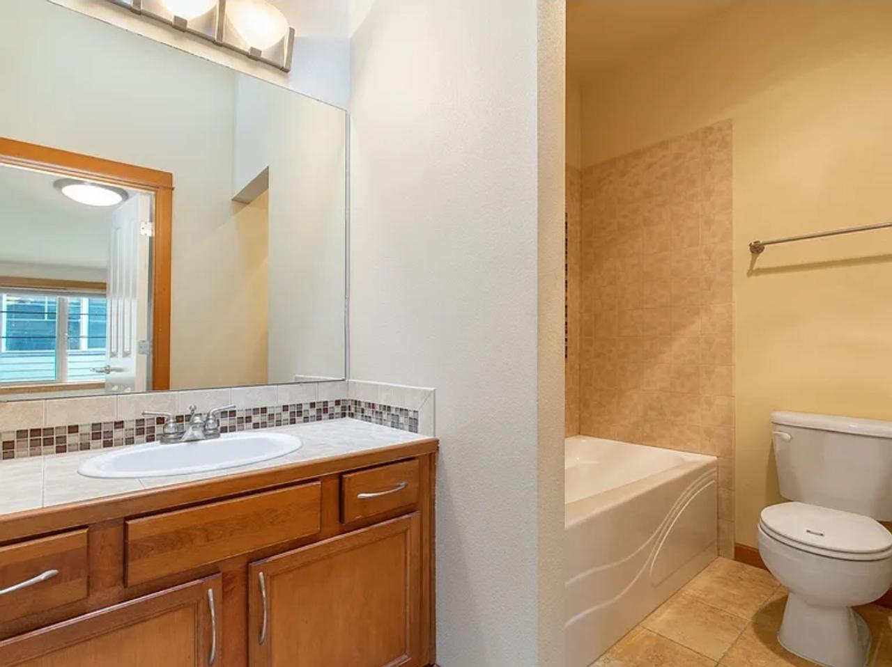 Profile photo 6 of 8