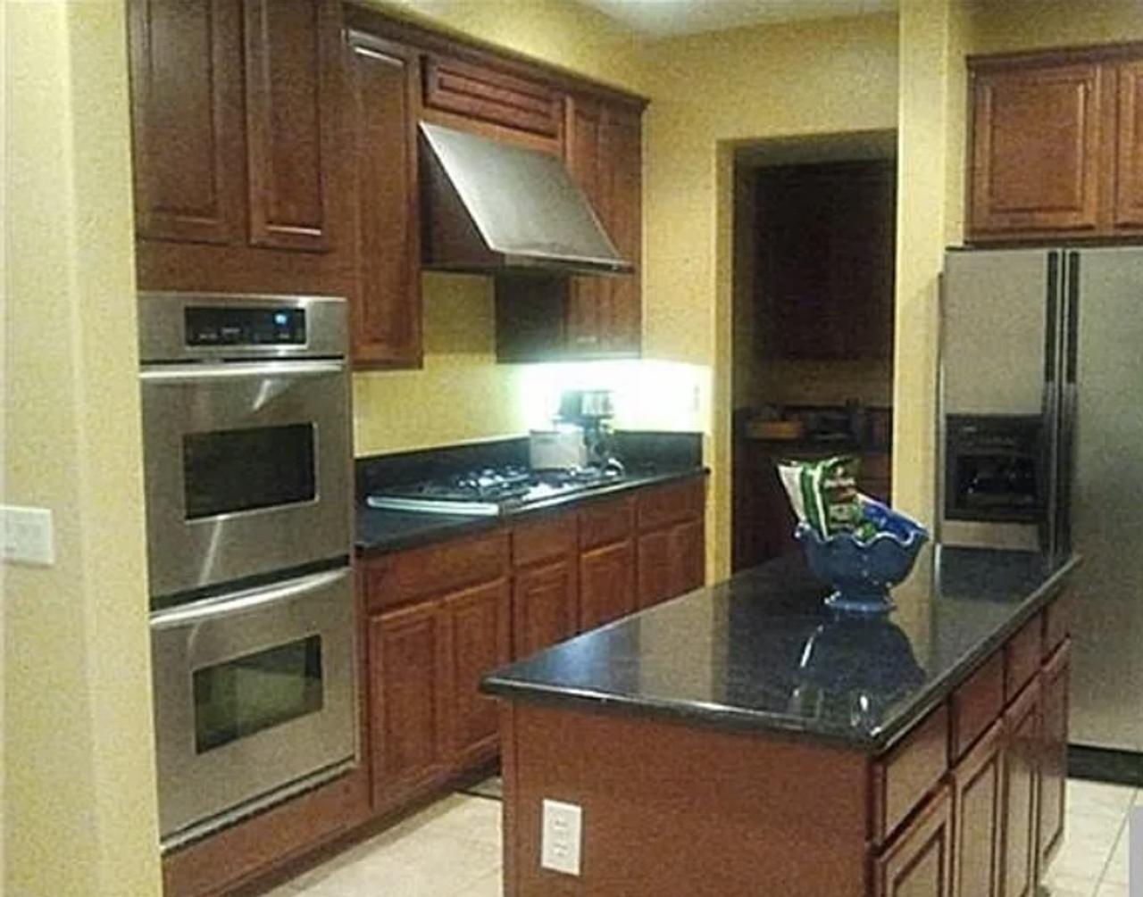 Profile photo 3 of 6