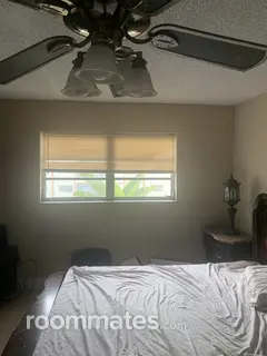Room for rent in Lauderhill, FL $875, condo