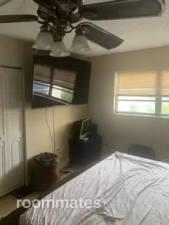 Room for rent in Lauderhill, FL $875, condo