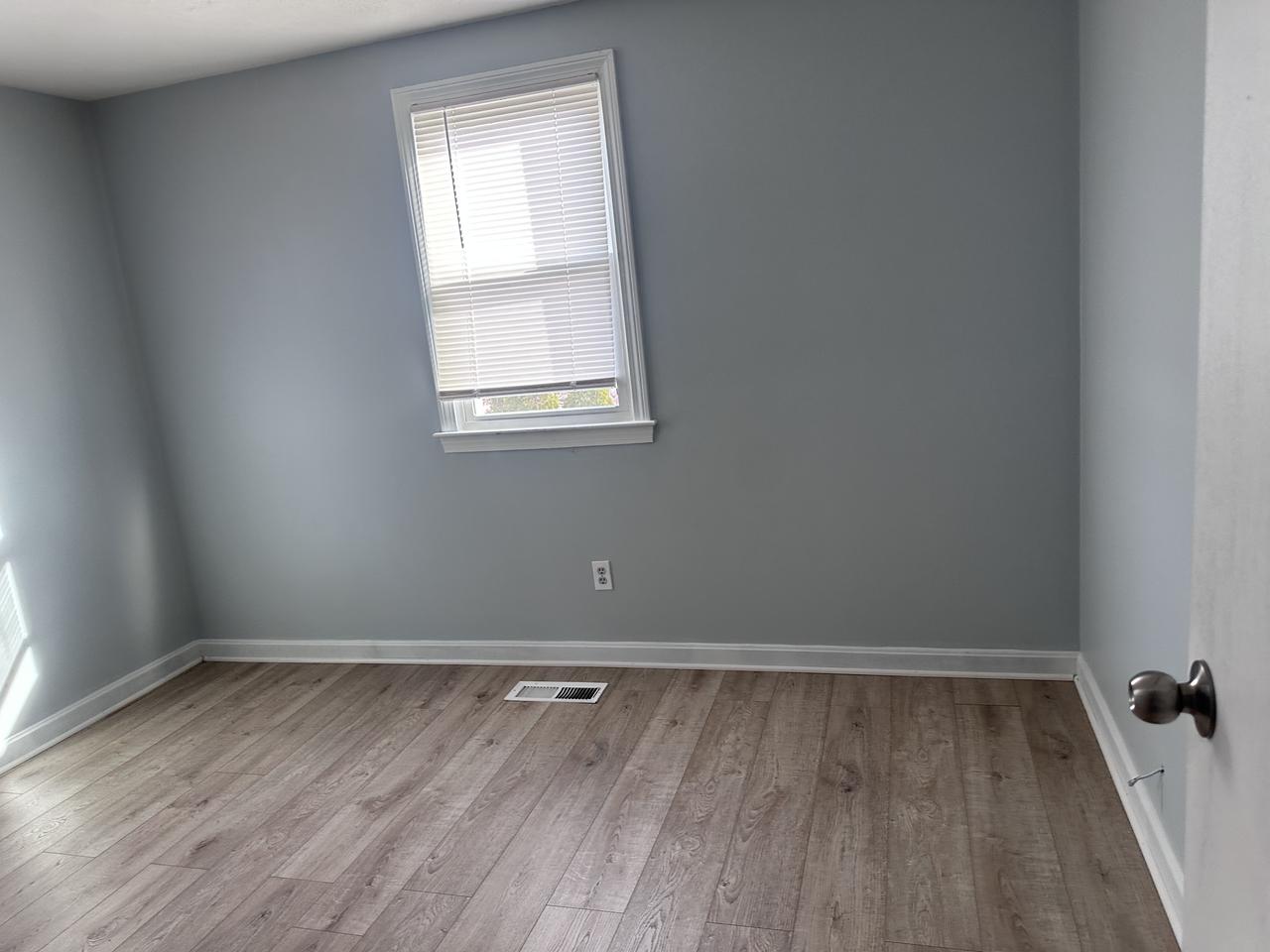 Profile photo 12 of 14