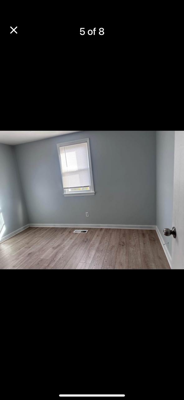 Profile photo 10 of 14