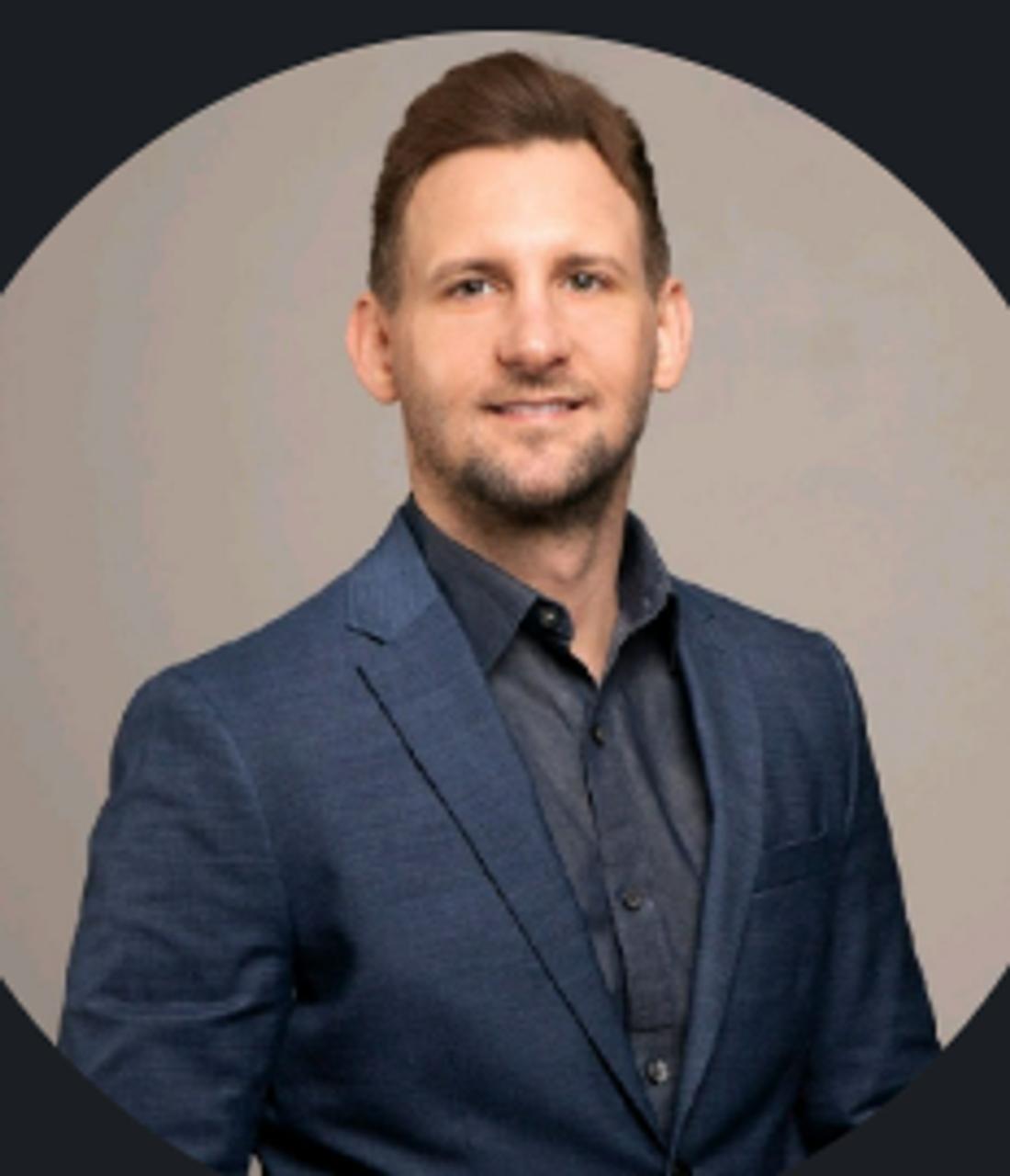 Profile photo 11 of 11