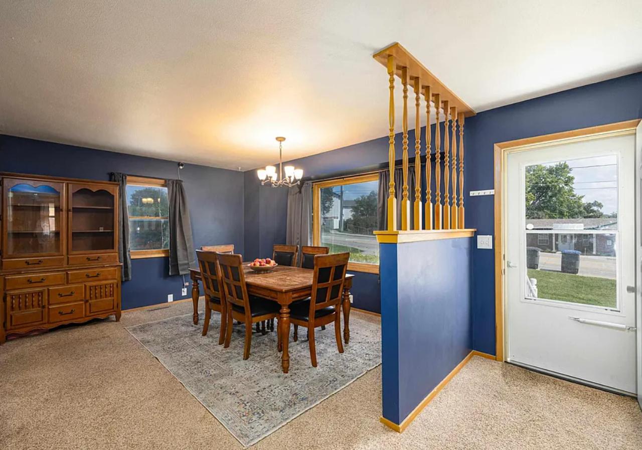 Profile photo 7 of 11