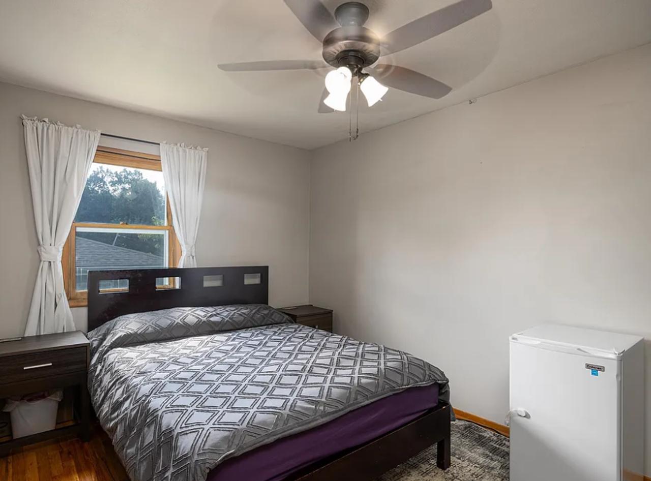 Profile photo 2 of 11