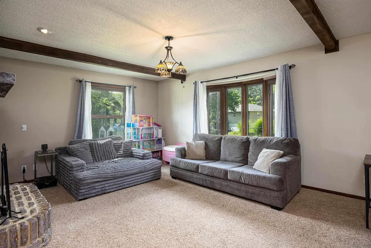 Profile photo 6 of 11