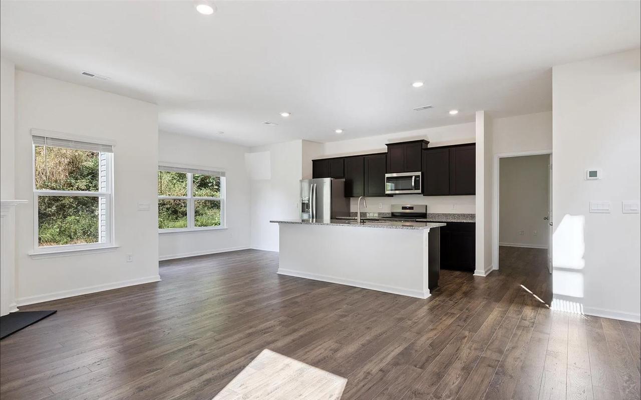 Profile photo 1 of 11