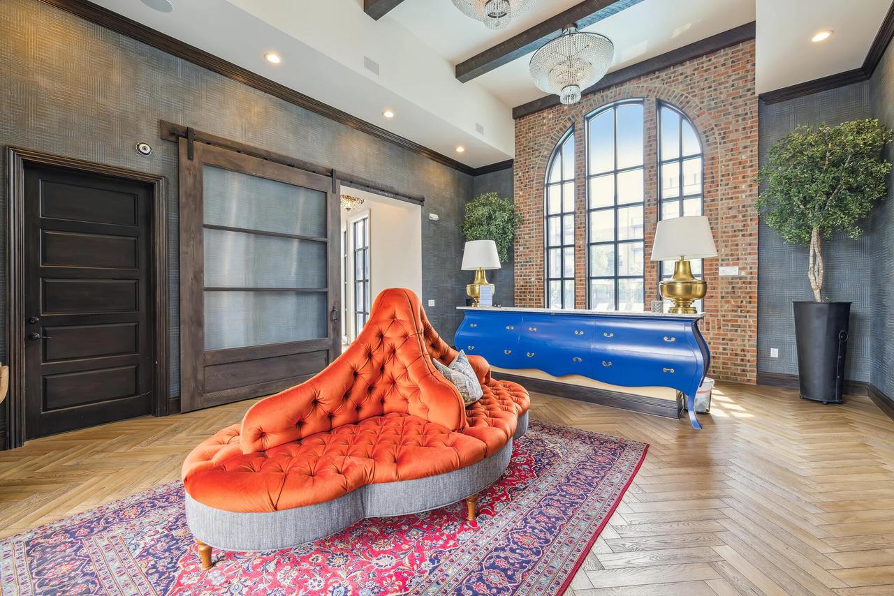 Profile photo 3 of 6