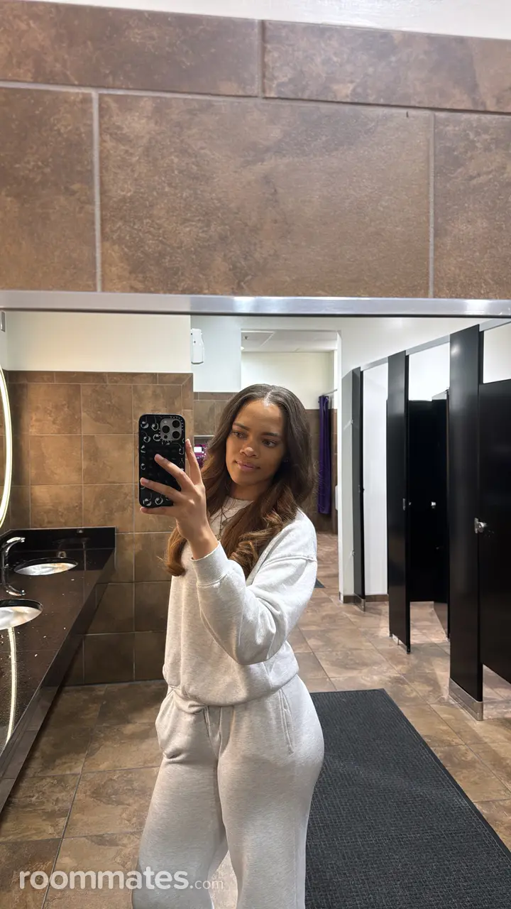 Profile photo 4 of 8