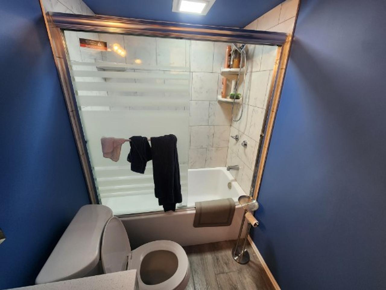 Profile photo 3 of 11