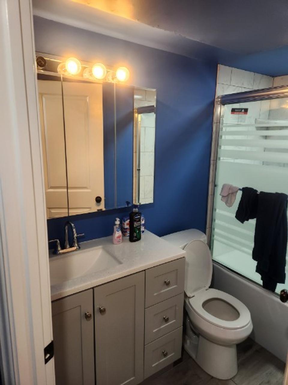 Profile photo 7 of 11