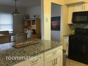 Room for rent in East Stroudsburg, PA $1600, house