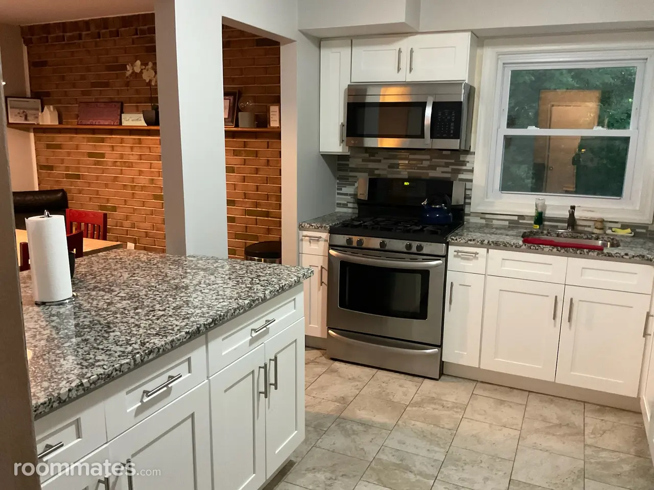 Profile photo 9 of 12