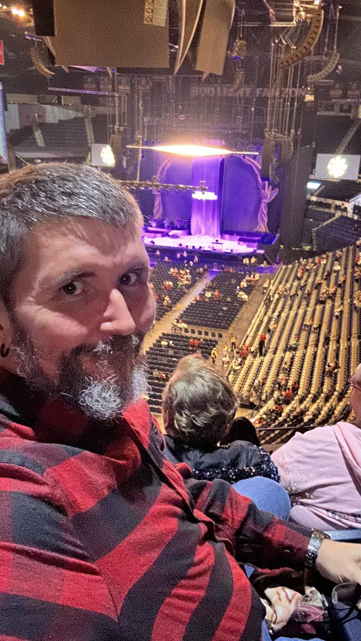 Profile photo 11 of 11