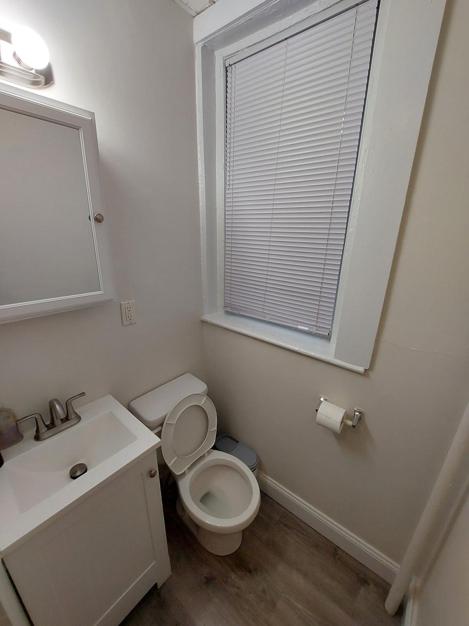 Profile photo 7 of 8