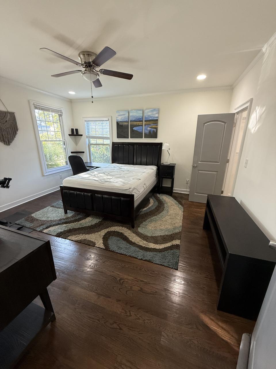 Profile photo 2 of 10