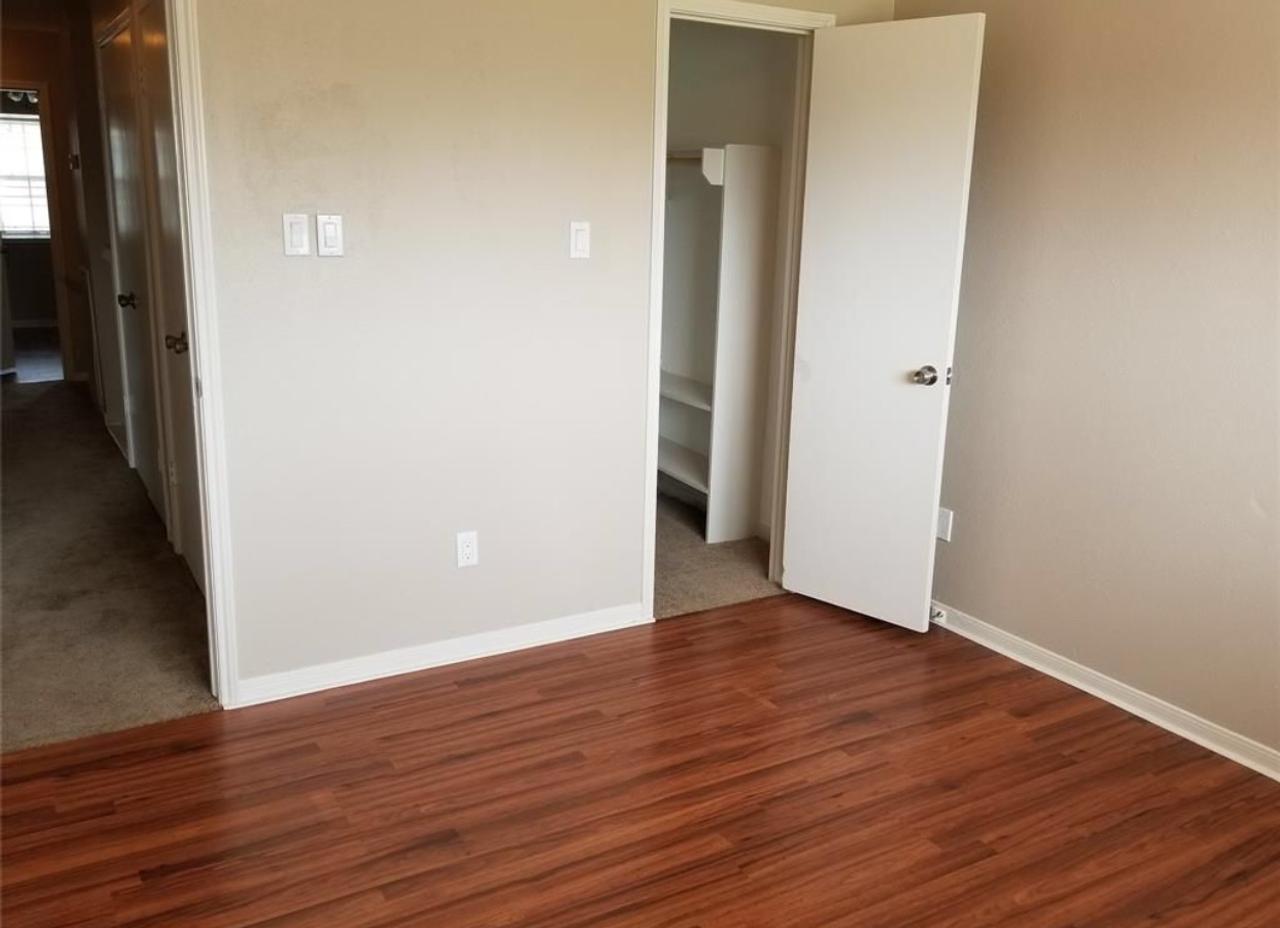 Profile photo 4 of 5