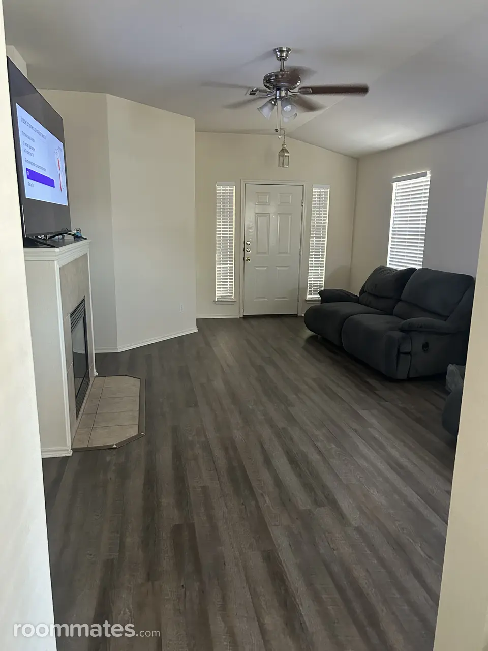 Profile photo 3 of 8