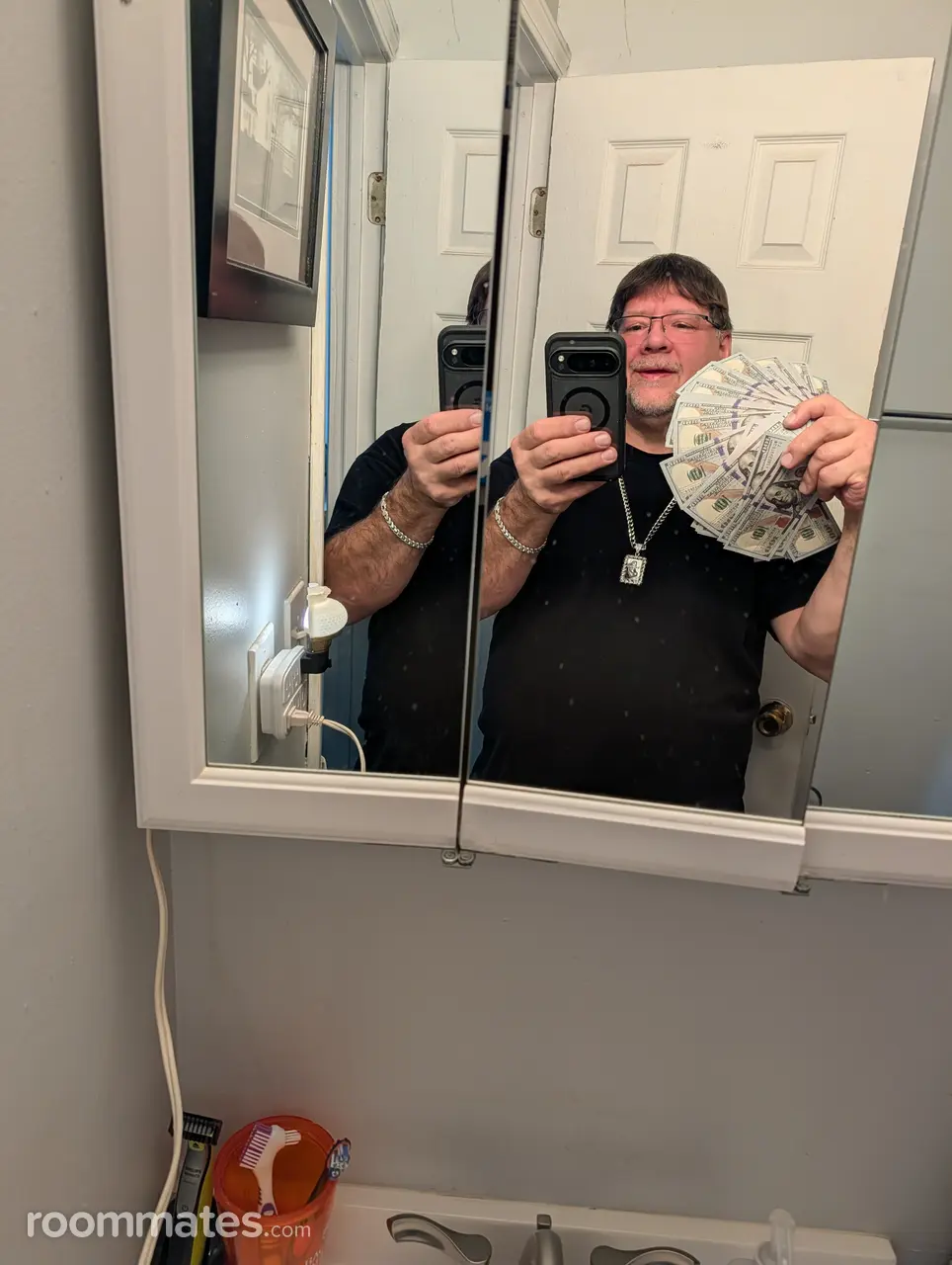 Profile photo 5 of 6