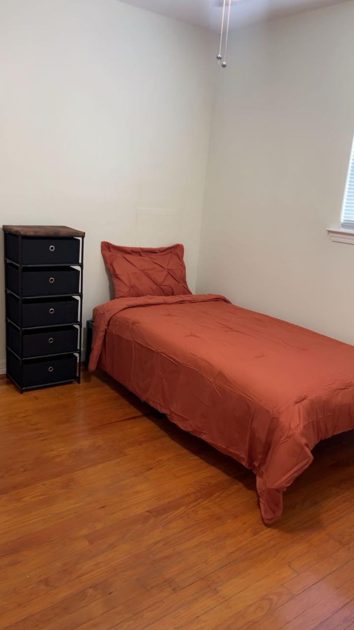 Profile photo 3 of 11