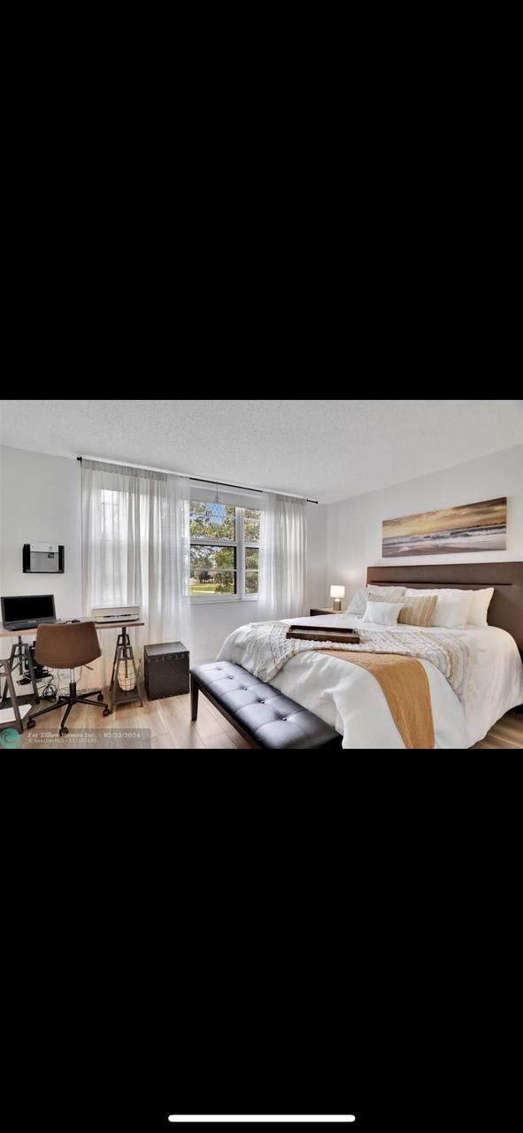 Profile photo 1 of 7