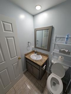 Room for rent in Paramount, CA $1400, condo