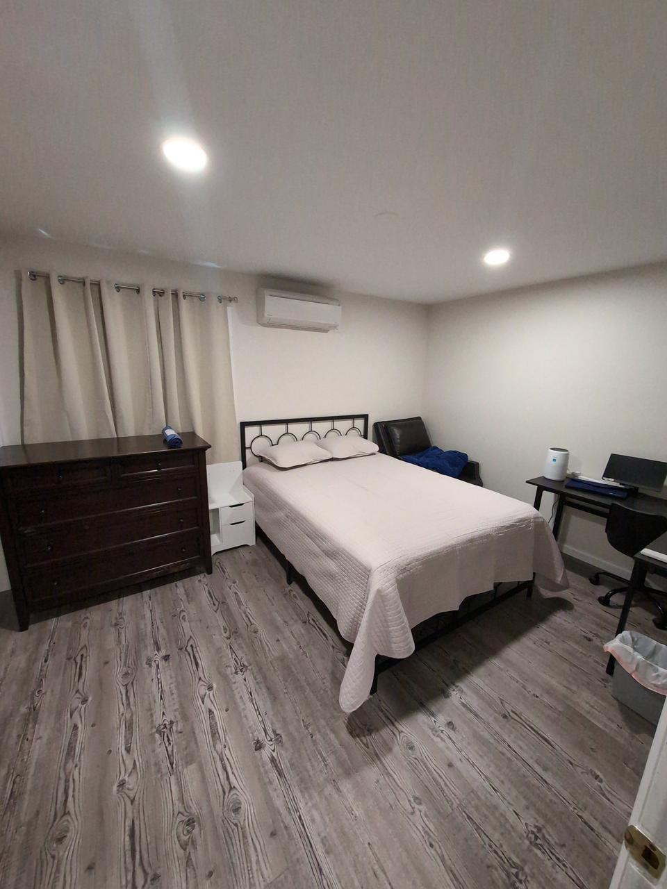 Profile photo 4 of 11