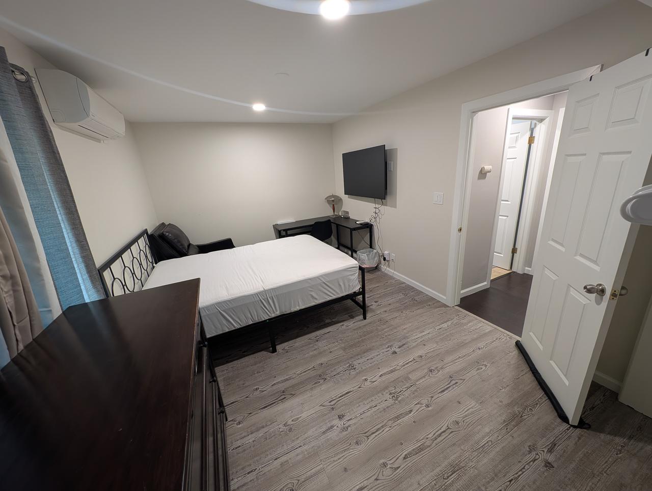 Profile photo 5 of 11