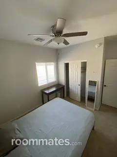 Room for rent in Tucson, AZ $825, house