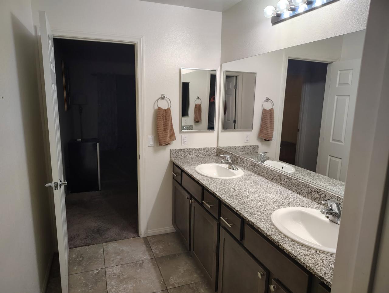 Profile photo 3 of 7