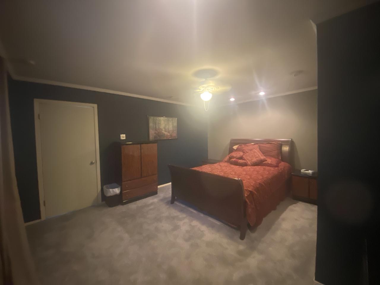 Profile photo 3 of 8