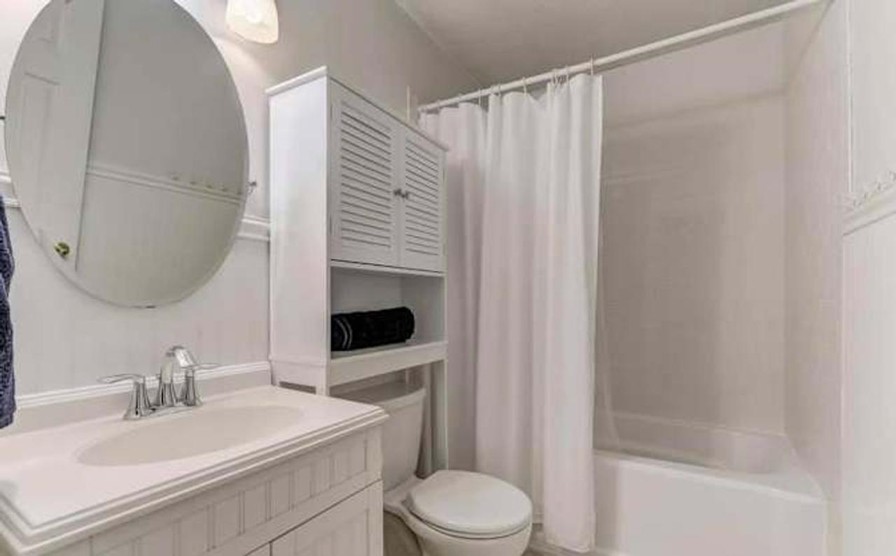 Profile photo 4 of 7