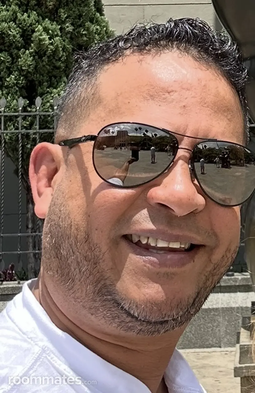 Profile photo 9 of 9