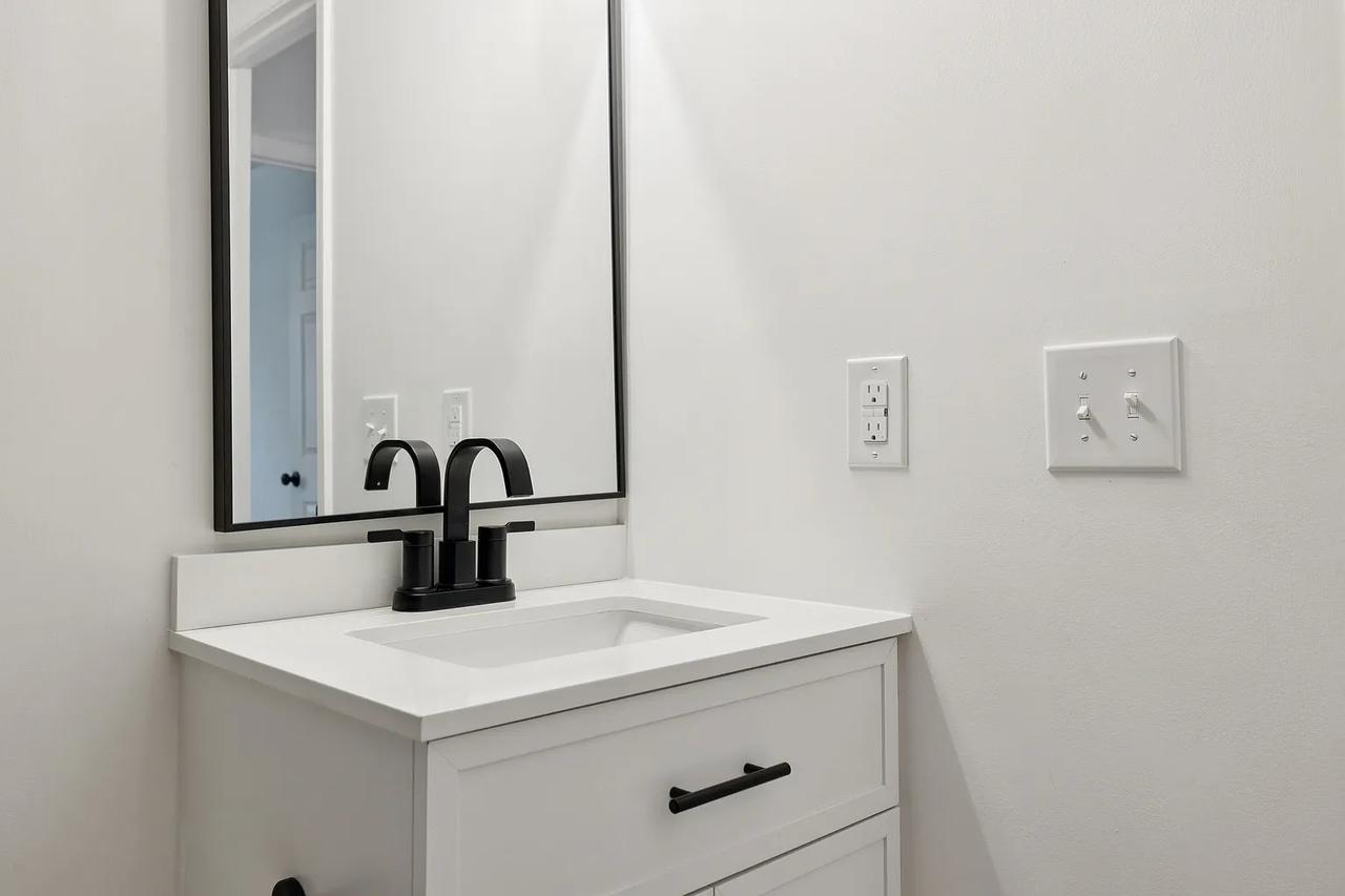 Profile photo 1 of 14