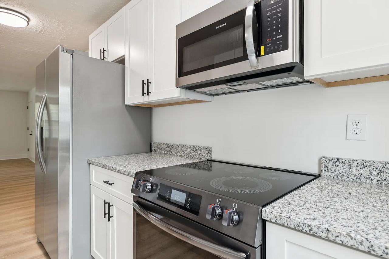 Profile photo 4 of 14