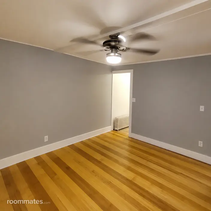 Room for rent in New Haven, CT $1050, house