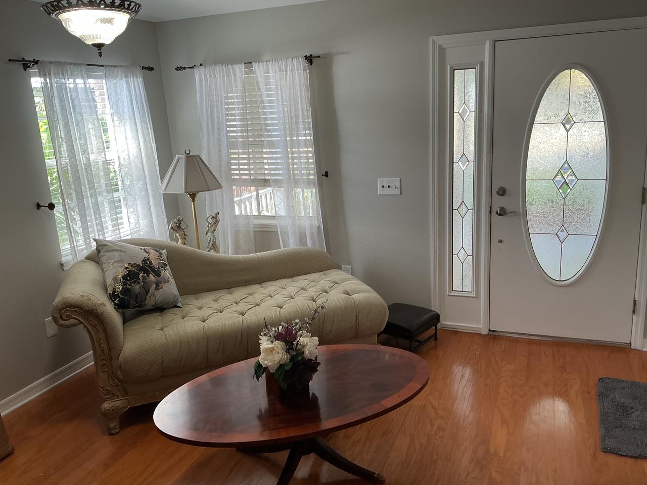 Profile photo 1 of 7