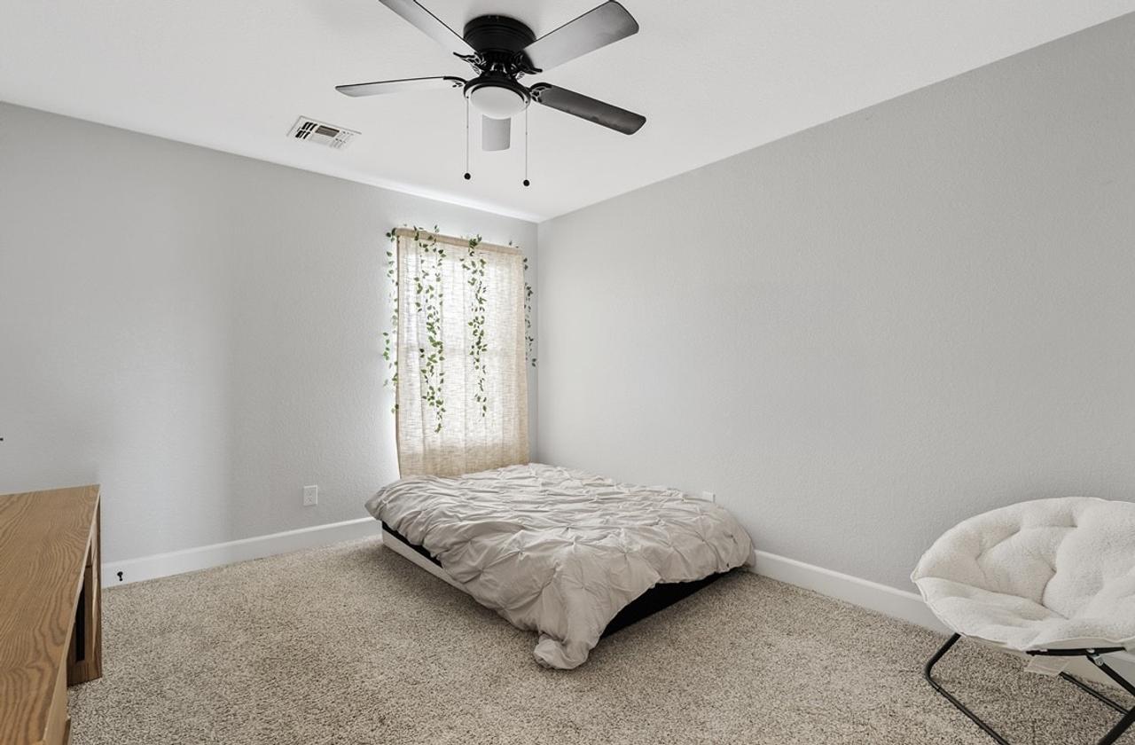 Profile photo 2 of 6