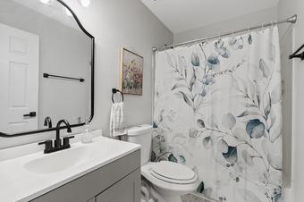 Room for rent in San Tan Valley AZ $875, house