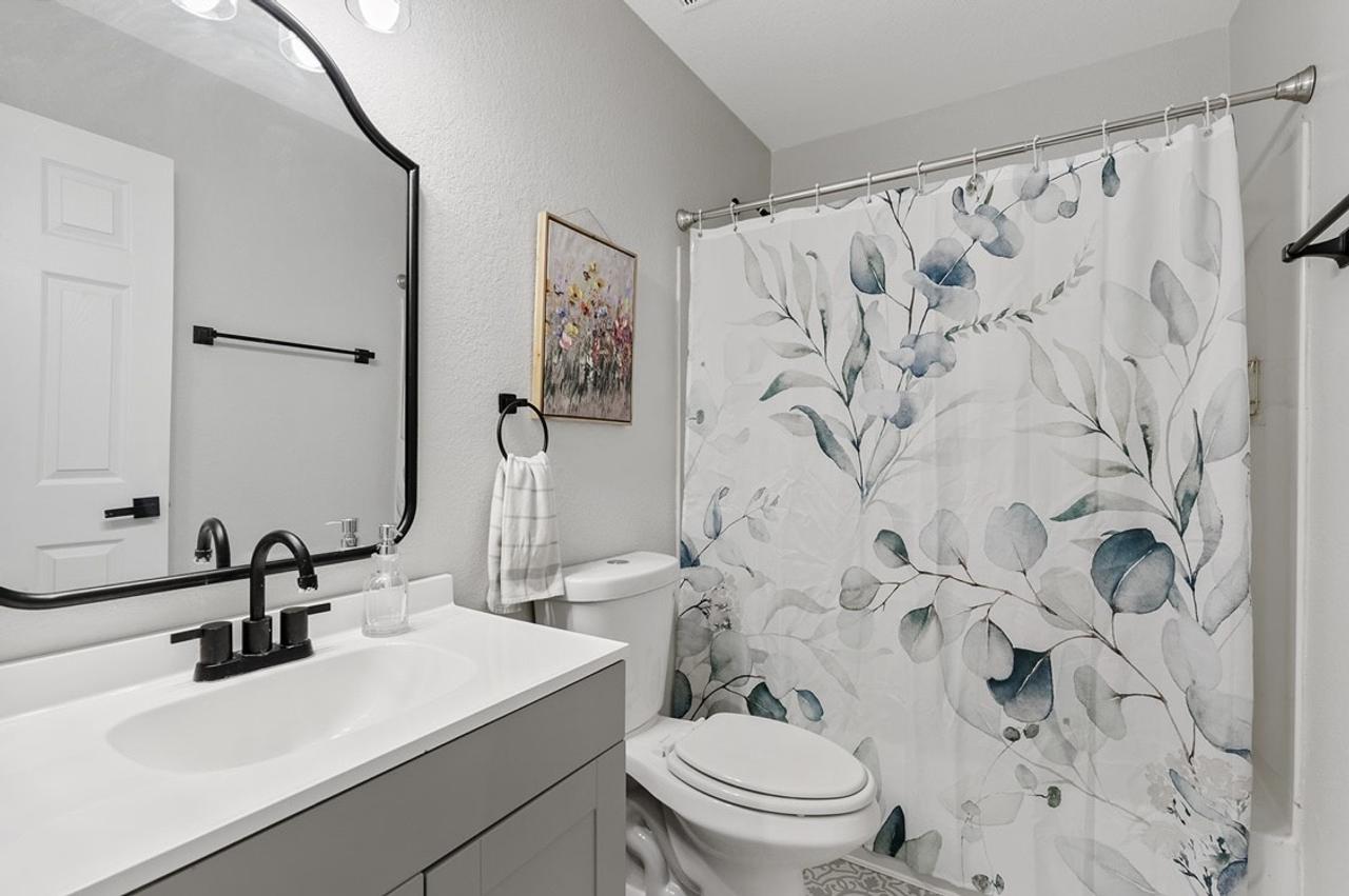 Profile photo 1 of 6