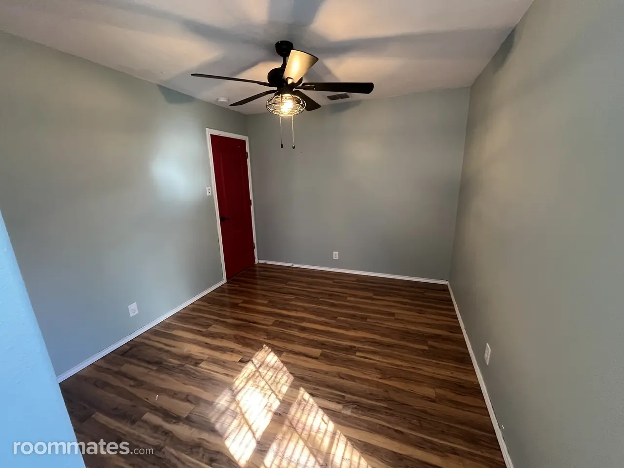 Profile photo 1 of 11