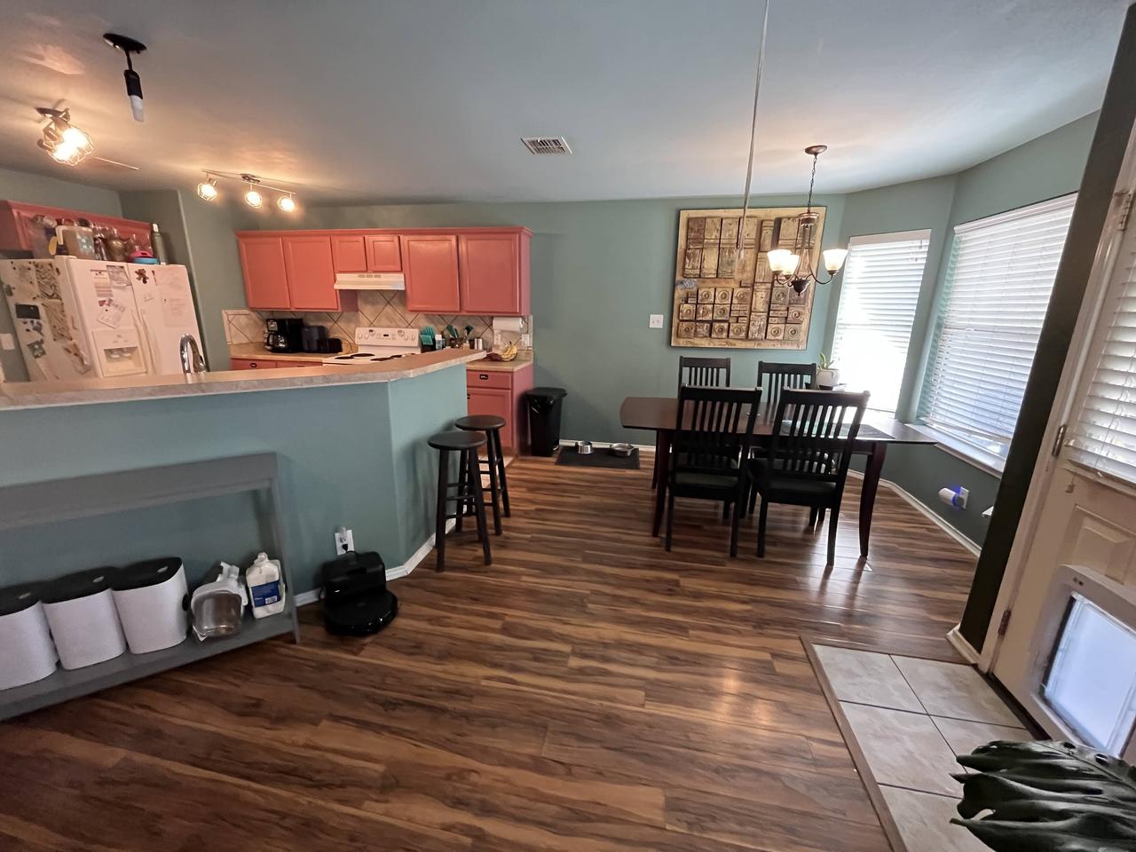 Profile photo 7 of 11