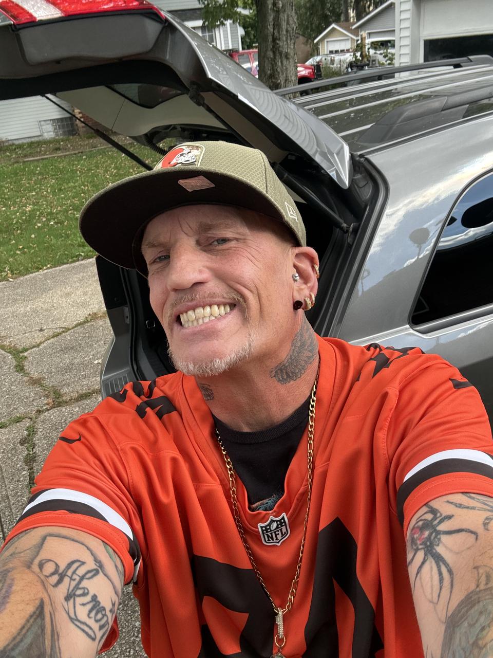 Profile photo 1 of 4