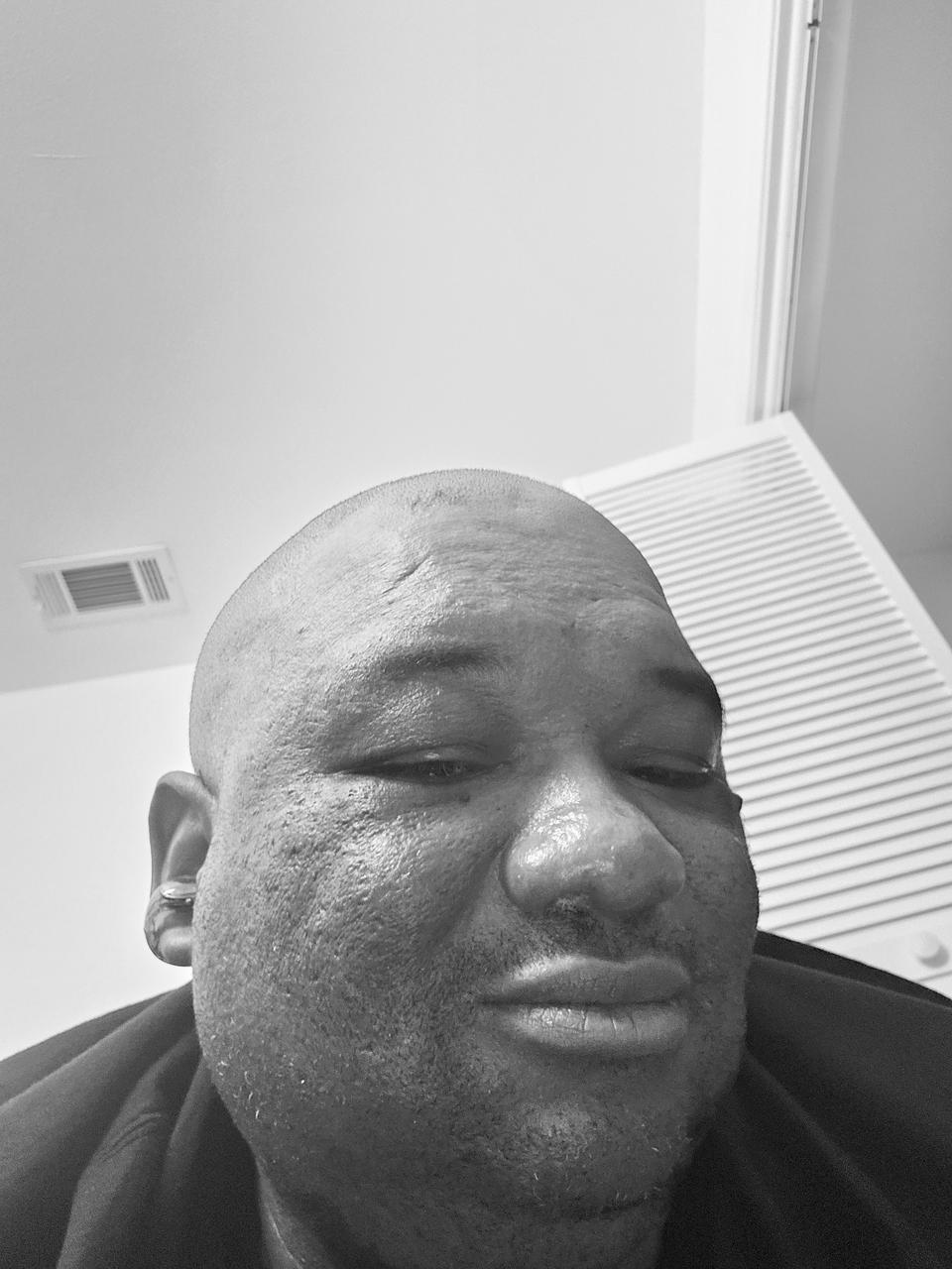 Profile photo 1 of 1